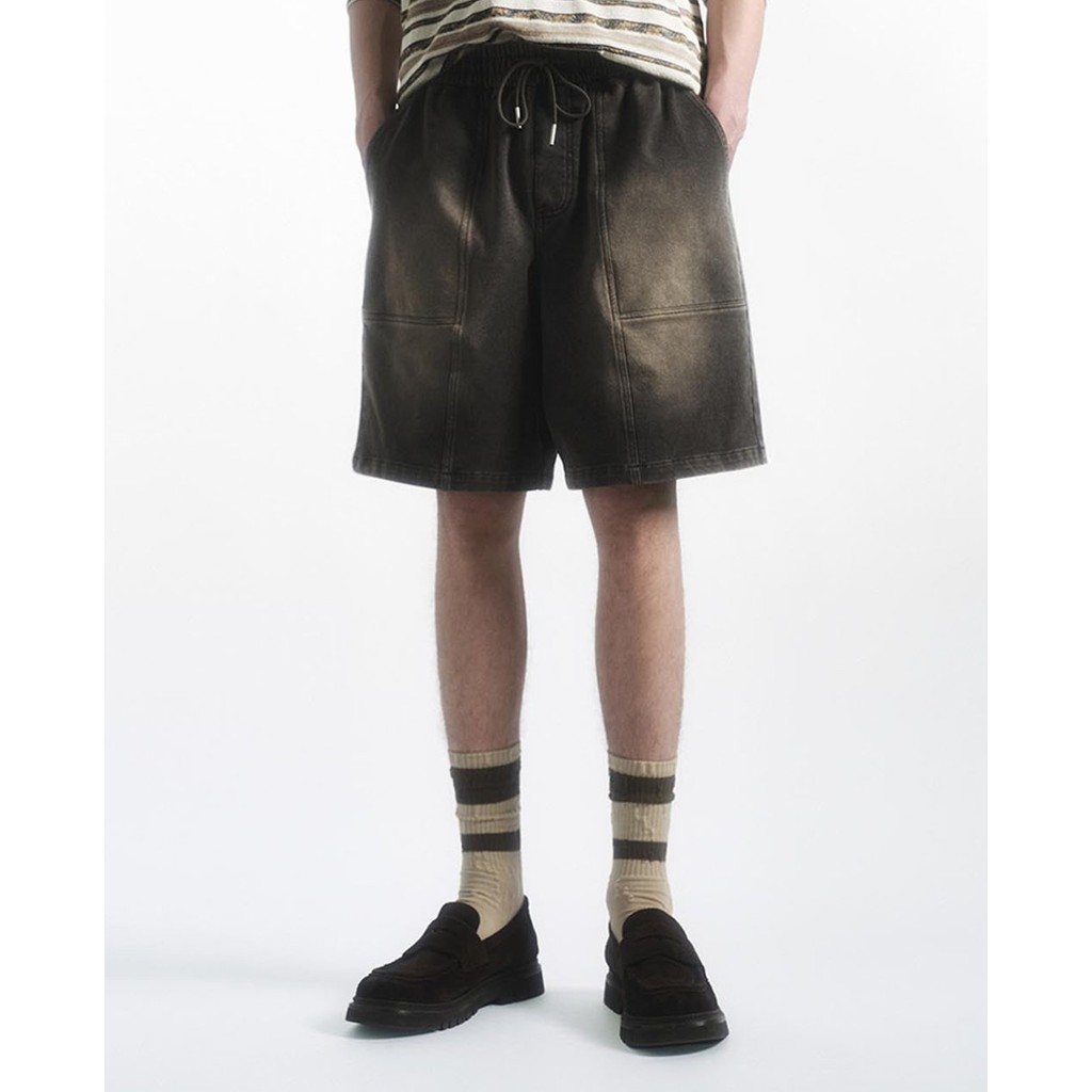 URBAN REVIVO - Quần short jeans nam ngang gối Leisure UML850053-B5A