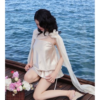 Đầm lụa kèm hoa form bí Chilasy dress thiết kế Aguja