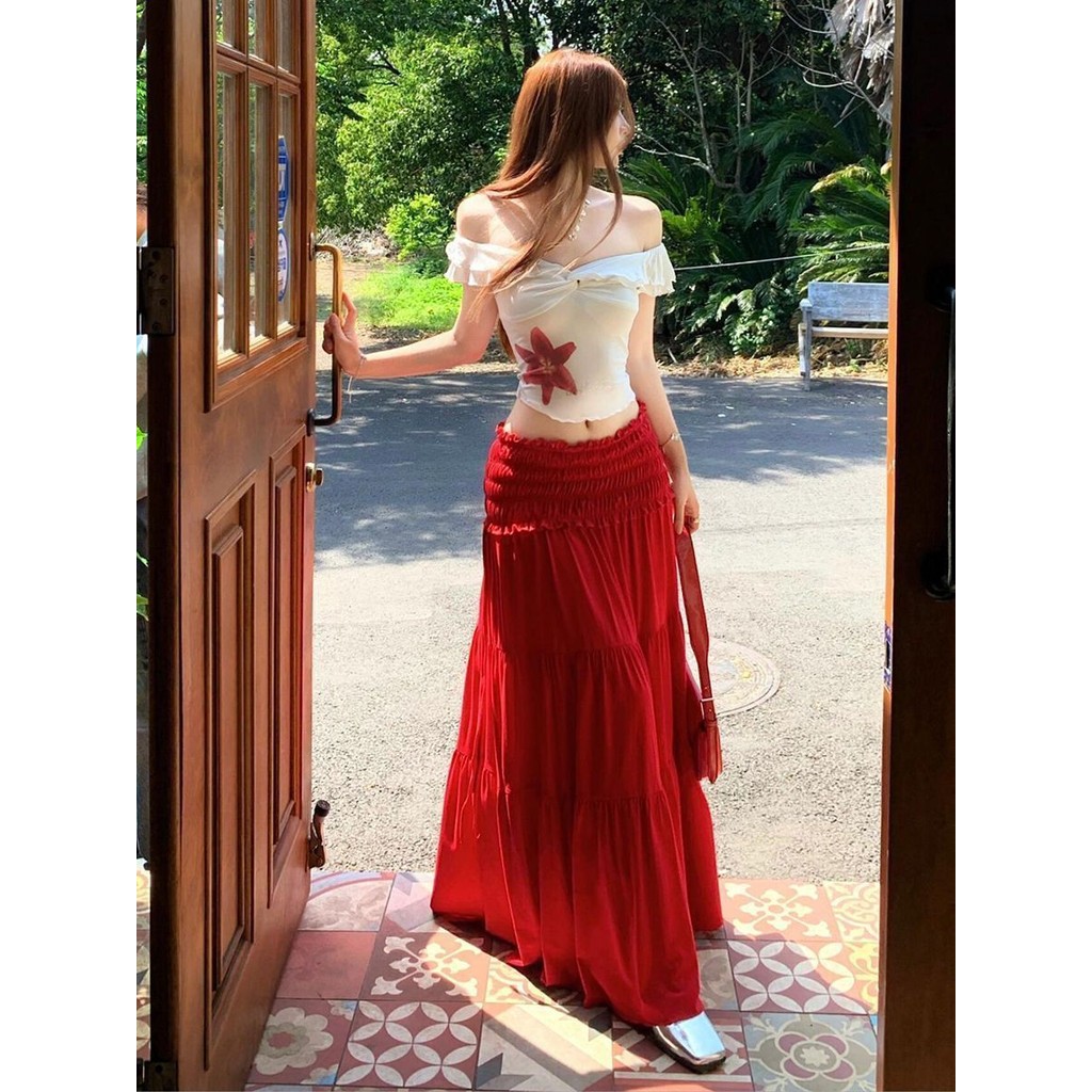 Bộ Đồ Mùa Hè Mới Cho Nữ Áo Ngắn Ôm Sát Trễ Vai Phối Cùng Với Chân Váy Dài Cao Cấp