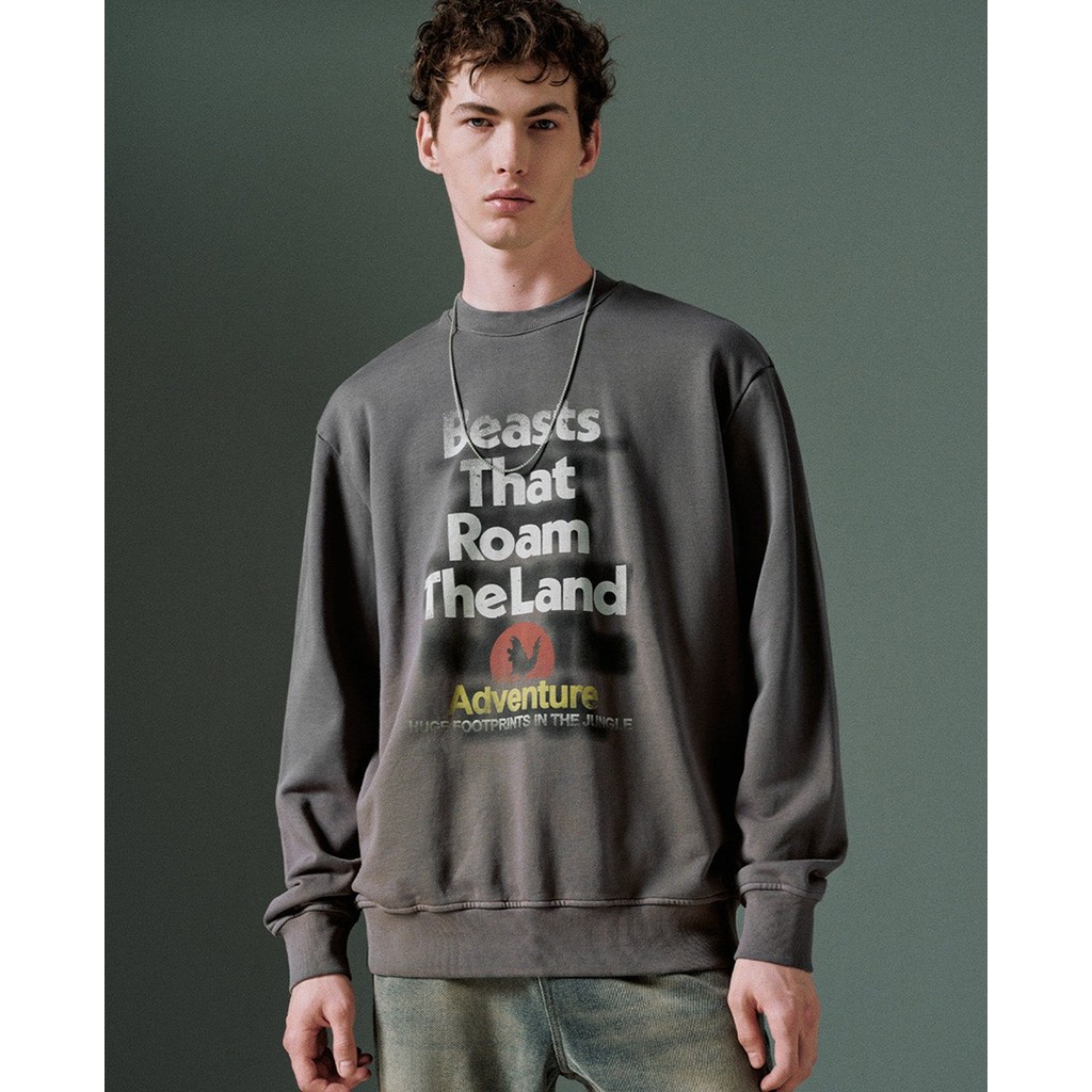 URBAN REVIVO - Áo sweatshirt nam cổ tròn tay dài Printed_UMV440176-B5A