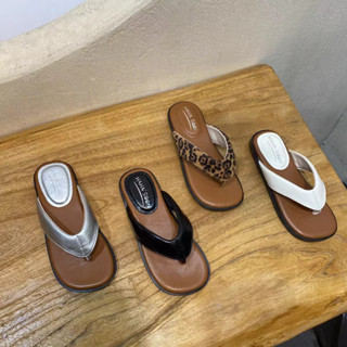 Xăng đan Trẻ Em Cho Bé Gái Mùa Hè 2025 Mới Tập Đi Bãi Biển Flip-flop Chống Trơn Trượt Đế Mềm Nhẹ Retro Trẻ Em Dép Ngoài Trời