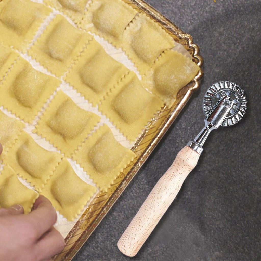 Pastry Wheel Decorator Pastry Cutter with Wooden Handle Groove Design Sturdy and Durable Ravioli Cri