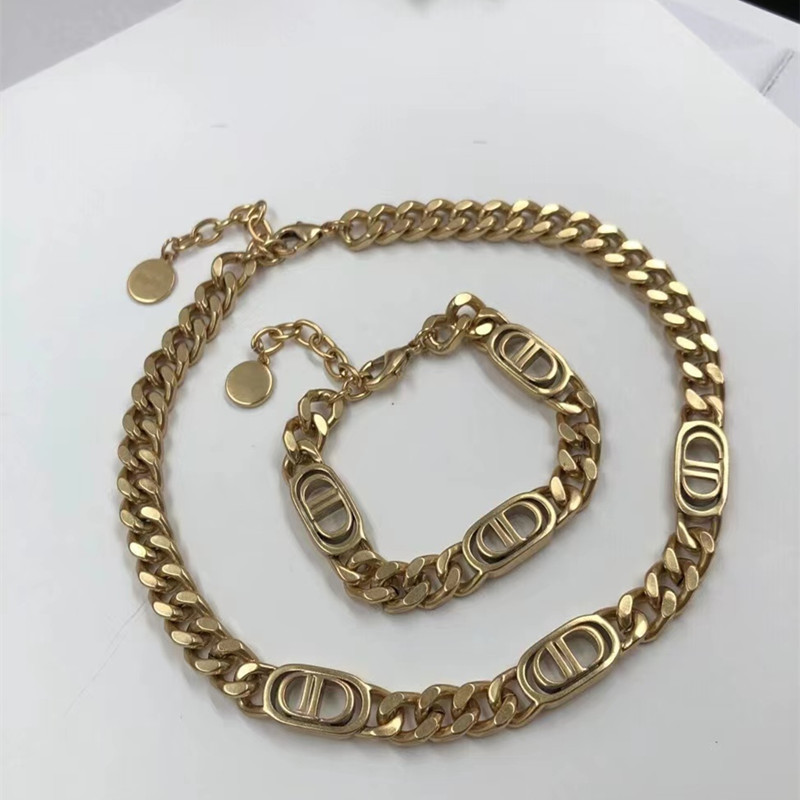 Bộ vòng cổ vòng tay chữ cái Cuba Astudio