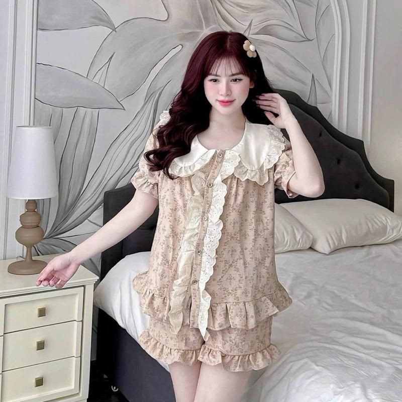 Bộ mặc Nhà Cổ Sen trắng phối ren Đùi hoạ tiết hoa dây chất Vân mây xinh xắn cho Nữ CC80 Sammy | BigBuy360 - bigbuy360.vn