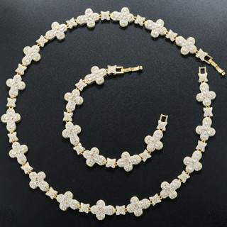 Đồng dát Zirconium Cross bốn lá cỏ ba lá khâu vòng cổ độc đáo