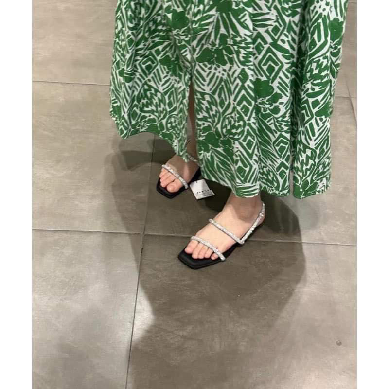 HC (Sẵn-form to lùi 1 sz)Sandal ZR bệt 2 quai ngang đính đá trắng Full box HC