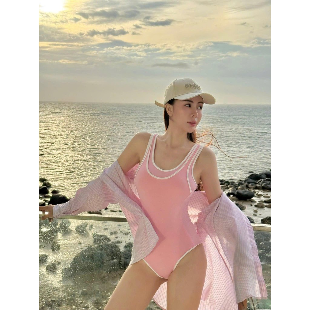Chuẩn hãng mẫu mặc – Set bikini hồng né + áo sơ mi khoác ngoài TKCC BAGEO - Aster Shop