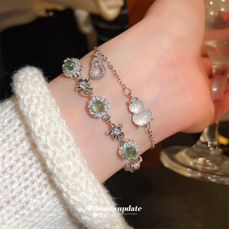 【Ready Stock】 Zircon Flower Bracelet Female Retro Minority High Sense Bracelet Fashion Temperament E