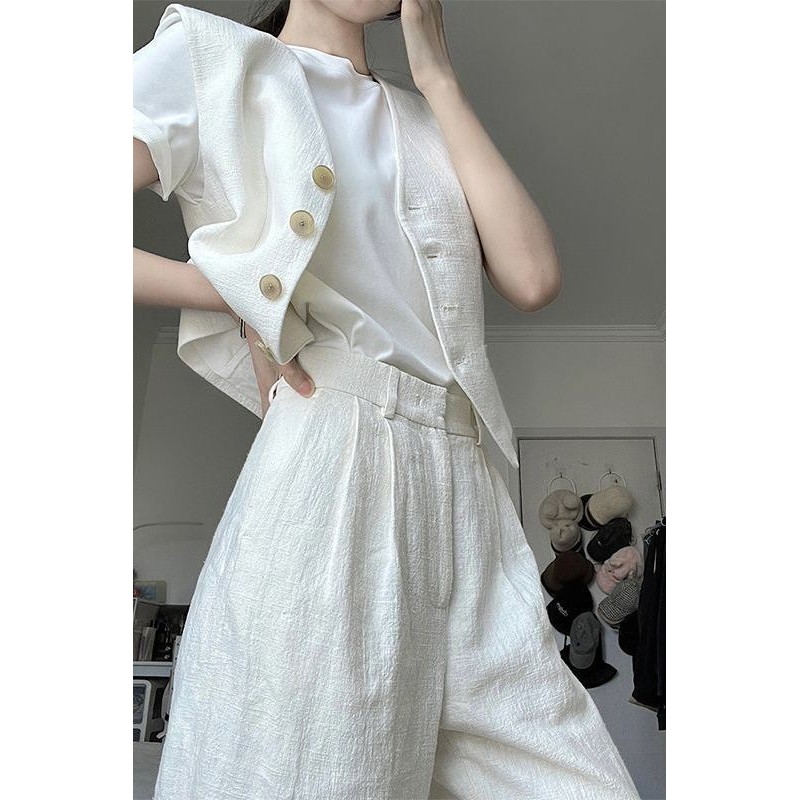 Áo Vest bên ngoài họa tiết SUIT SUIT SUIT + Áo thun ngắn tay + Quần thường ngày nữ 2025 SUIT ba mảnh