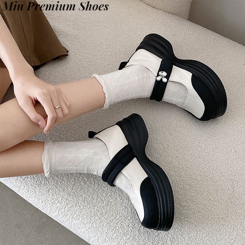 Giày Da Đế Xuồng 3cm Mũi Tròn Thiết Kế Trẻ Trung Hợp Thời Trang