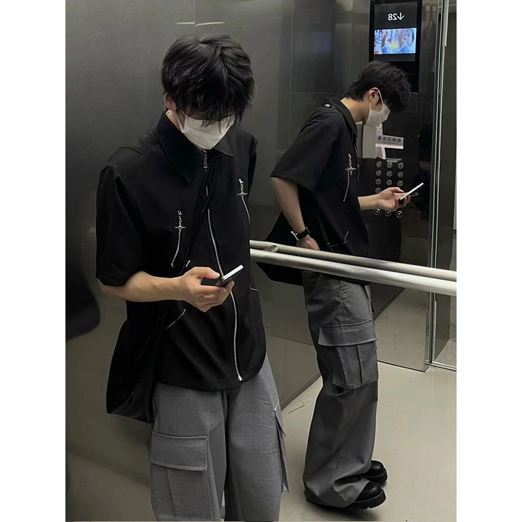 Áo Khoác Sơ Mi Nam Tay Ngắn Dáng Rộng Màu Đen Có Dây Kéo Phong Cách Đường Phố Mùa Hè