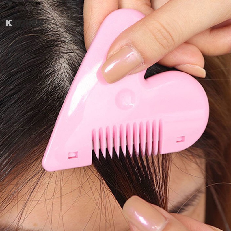 Lược Chải Tóc mini Màu Hồng Hình Trái Tim Kèm Lưỡi Cắt