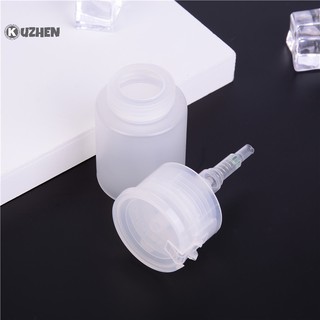 1 lọ đựng dung dịch tẩy sơn móng tay