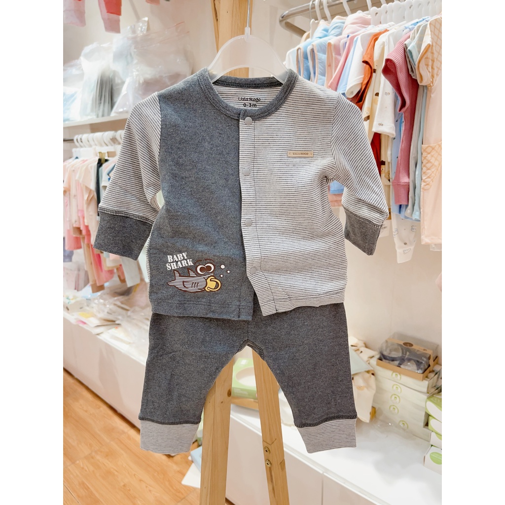 Bộ quần áo sơ sinh nỉ Ualarogo phối kẻ cho bé