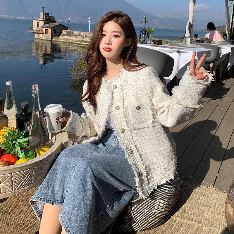 Áo khoác Tweed màu trắng kem, chất vải kim tuyến sang chảnh, dài tay thời trang 2023 QC