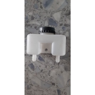 Phụ tùng Ô tô chở hàng, loại xe ba bánh, loại 500Kg. Hiệu: CQ FARSUN - Bình dầu thắng bằng nhựa ( BÌNH DẦU THẮNG)