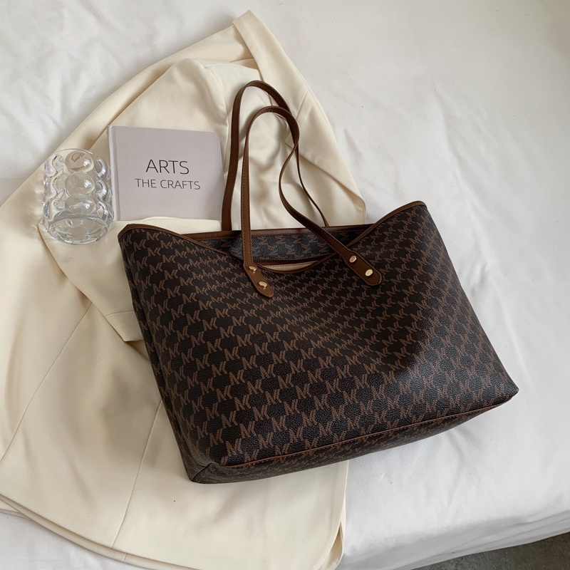 Túi tote đeo vai cỡ lớn hoạ tiết MK sức chứa lớn chất da mềm có khoá kéo đi học đi làm đựng vừa sách vở laptop