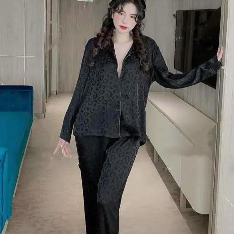 Mã 990 Pijamam beo cúc bọc vải vân gấm cho nữ- Bộ ngủ dáng dài hàng qunagr châu cao cấp