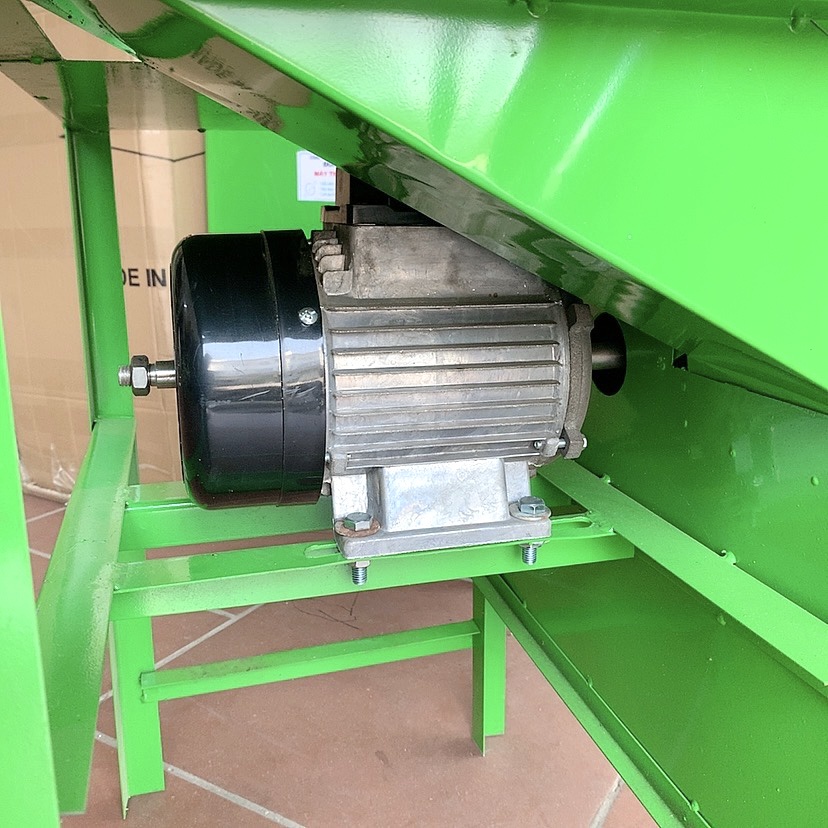 Máy Thái Chuối 4 Chân Loại Dao Cong Băm Rau Bèo, Thái Cỏ Voi Đa Năng . Động Cơ 750W. MÁY BĂM LÁT