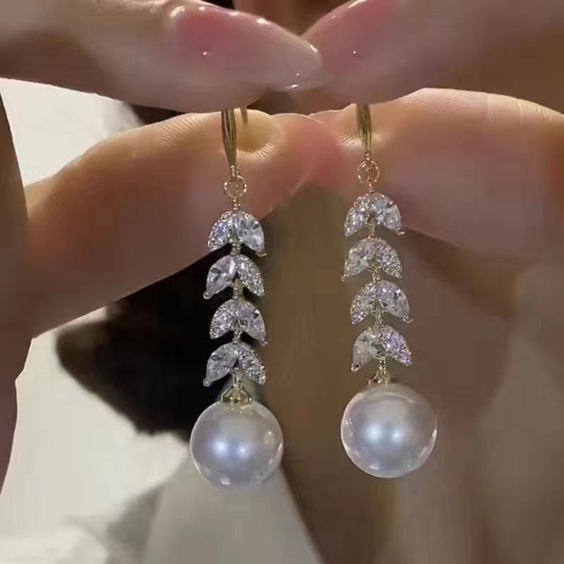 Bông Tai Tua Rua Dài Đính Ngọc Trai zircon Màu Vàng Sang Trọng Thời Trang Cao Cấp Cho Nữ