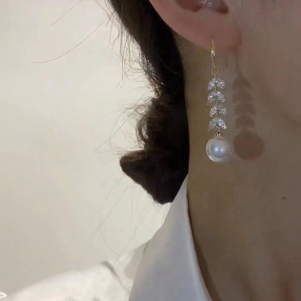 Bông Tai Tua Rua Dài Đính Ngọc Trai zircon Màu Vàng Sang Trọng Thời Trang Cao Cấp Cho Nữ