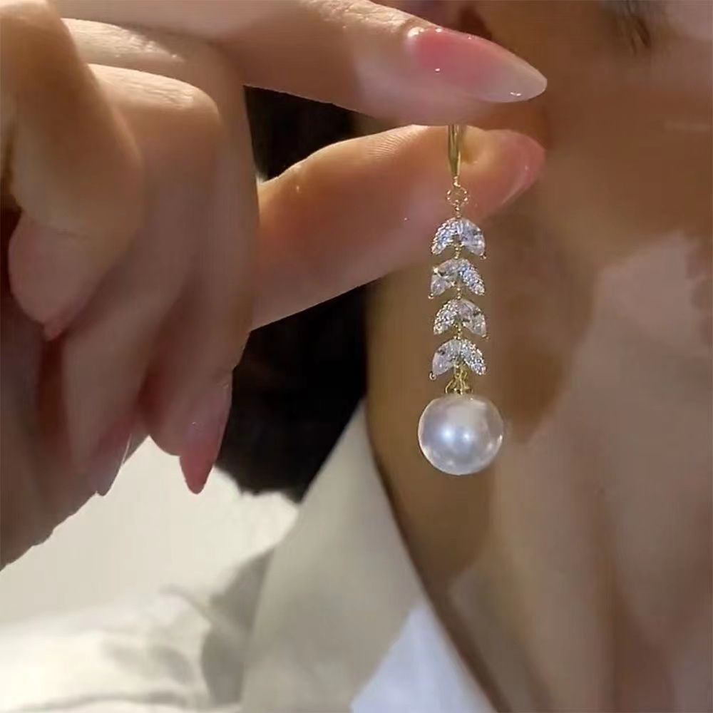 Bông Tai Tua Rua Dài Đính Ngọc Trai zircon Màu Vàng Sang Trọng Thời Trang Cao Cấp Cho Nữ