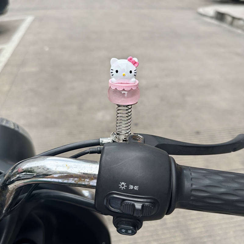 Three-Dimensional Cartoon Strawberry Bear Electric Car the Hokey Pokey Flash Cinnamoroll Babycinnamoroll Car Table Cute Spring Pendant Decoration Iblx