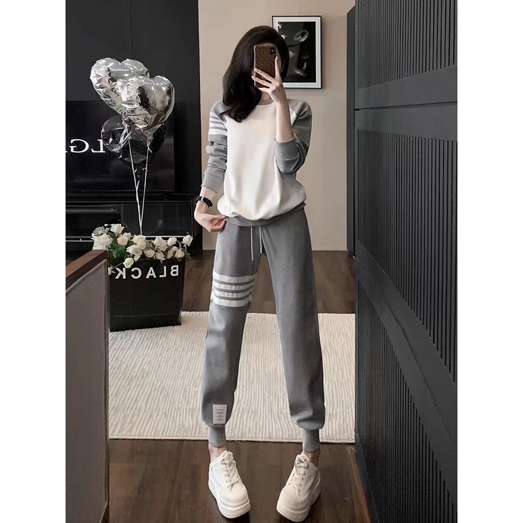Set Đồ Thể Thao Dài Tay Phong Cách Năng Động Trẻ Trung Dành Cho Nữ