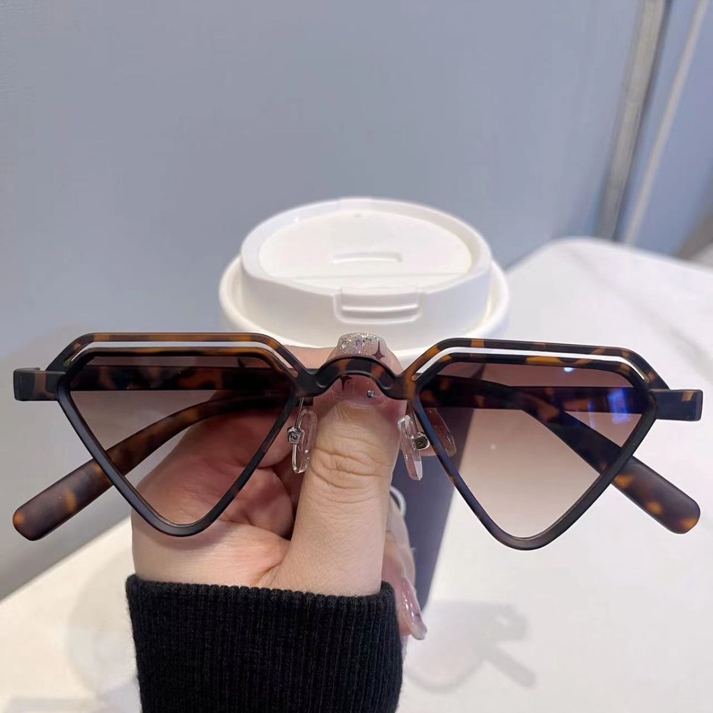 Funky Kính Mát Gọng Tam Giác Hoàn Hảo Phong Cách Đường Phố Cho Nữ