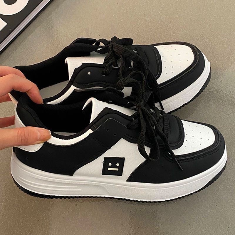 Giày Sneaker Đế  Siêu Nhẹ Phong Cách Thời Trang  Đáng Yêu Đế Bằng Phối Dây Bản To Giày Thể Thao Kiểu Nữ Mới 2023