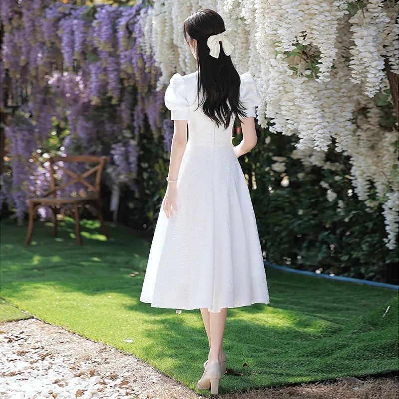 Đứng Sườn Xám Ngắn Tay Phong Cách Pháp Thanh Lịch Cho Nữ