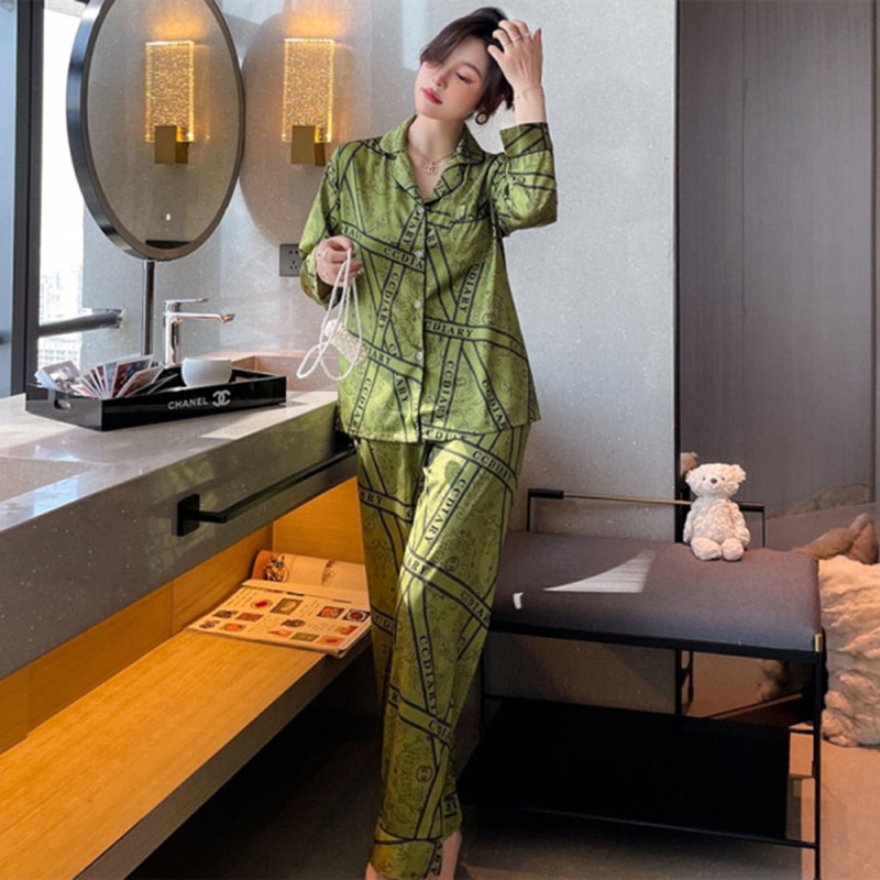 Bộ Quần Áo Ngủ Tay Dài Thiết Kế Trẻ Trung Hợp Thời Trang Cho Bạn Gái