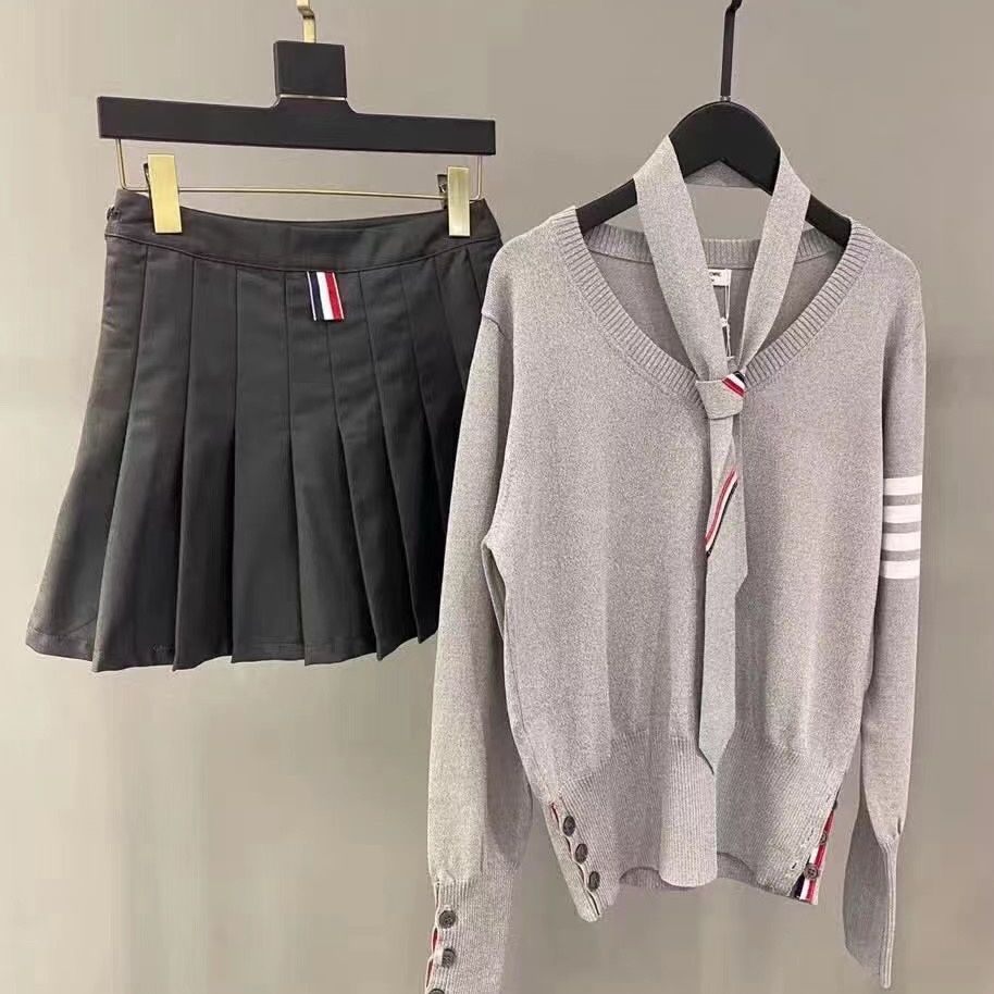 Y8HF Thom Browne New tie knitted base shirt 2023 autumn and winter Korean style cyber red sweater long sleeve V-neck pullover top women's fashion