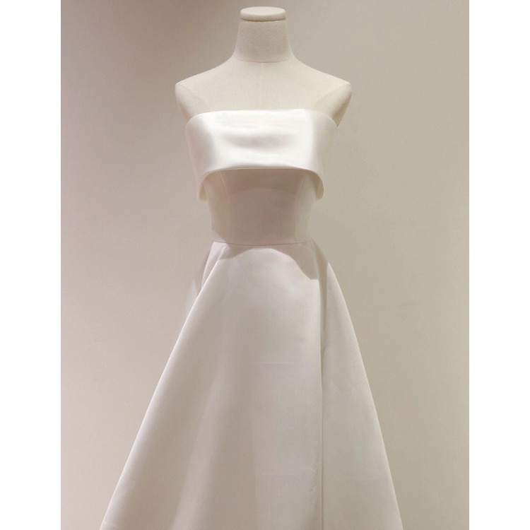 Váy cưới đơn giản satin không tay cô dâu bãi cỏ bên bờ biển đám cưới tuần trăng mật du lịch thời trang váy dài màu trắng