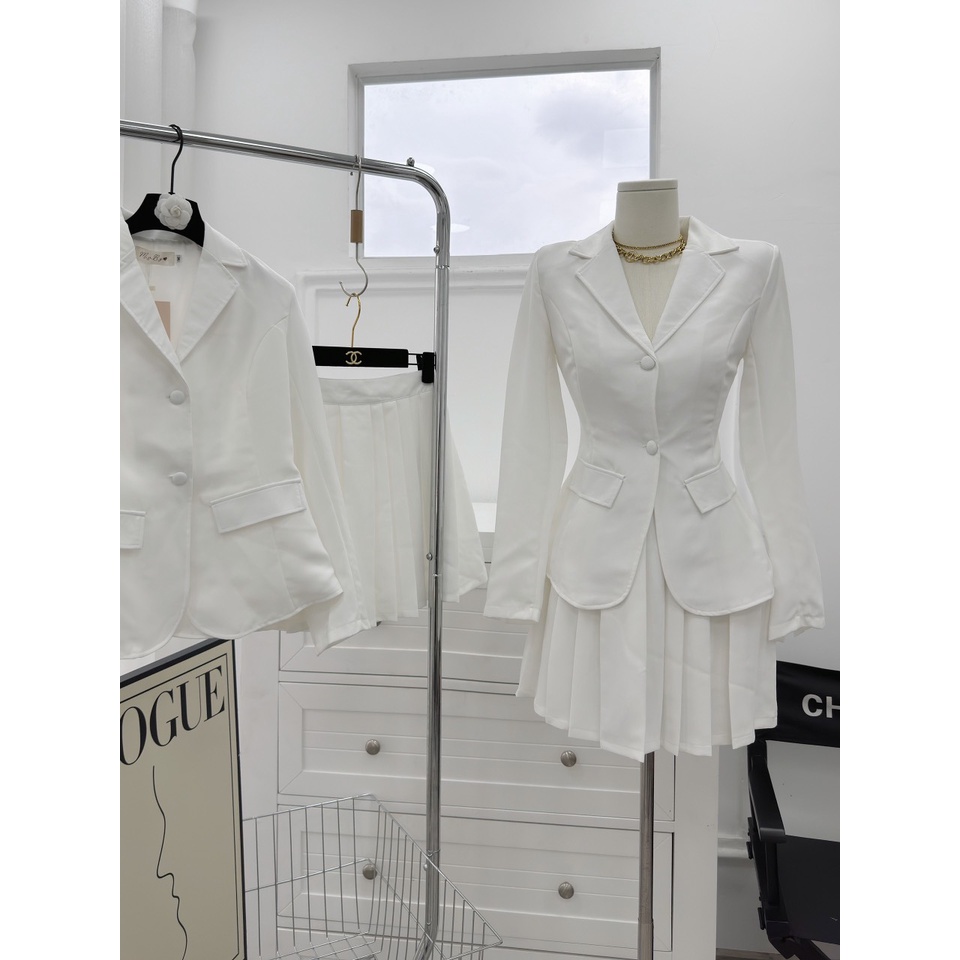 Set vest trắng tay dài túi nắp+chân váy xếp ly