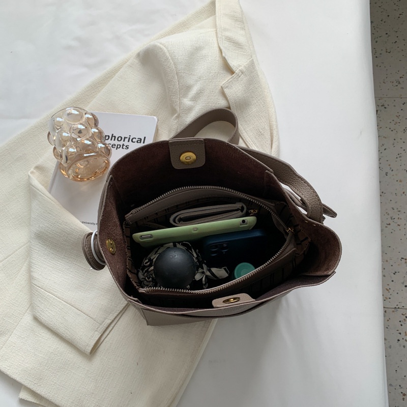 Túi Xách bucket Dây Đeo Bản Rộng Thời Trang Đơn Giản