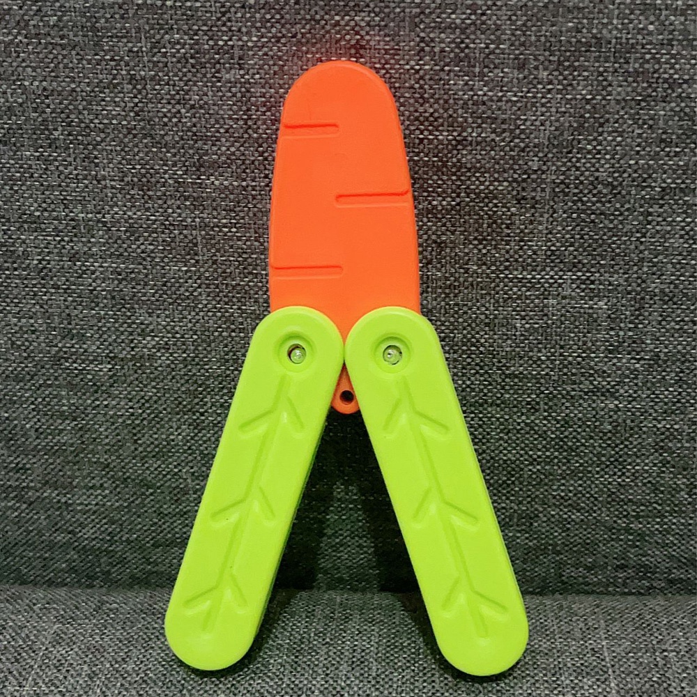 Đồ Chơi Thẻ Nhấn Giảm Căng Thẳng mini Hình Bướm 3d Phát Sáng