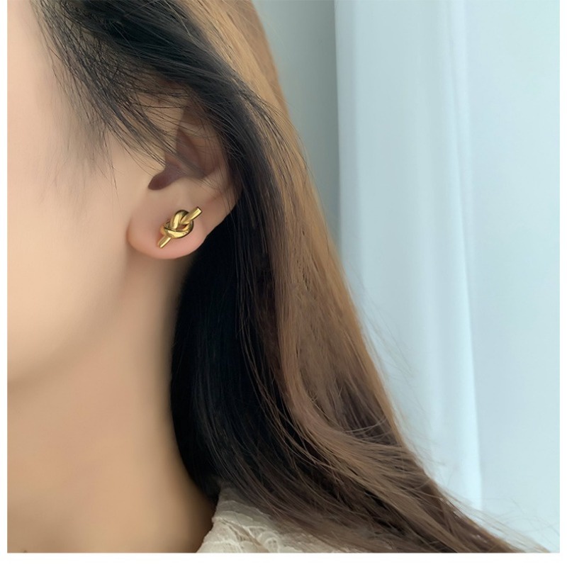 Khuyên Tai Thép Titan Thắt Nút Nhỏ Phong Cách Tối Giản Hợp Thời Trang Không Gây Dị Ứng Cho Nữ