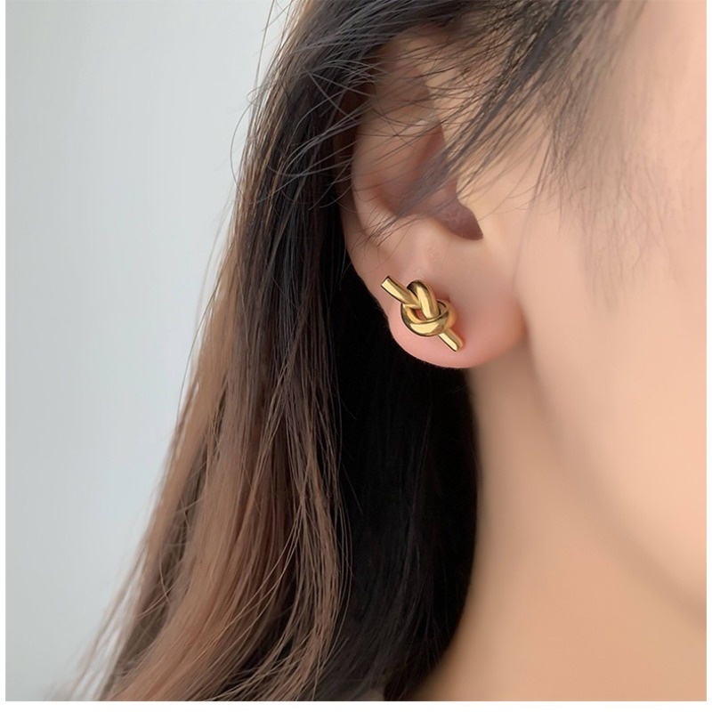 Khuyên Tai Thép Titan Thắt Nút Nhỏ Phong Cách Tối Giản Hợp Thời Trang Không Gây Dị Ứng Cho Nữ