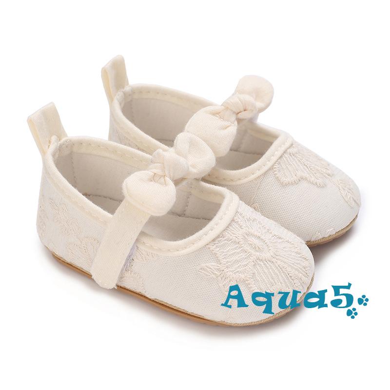 Đôi Giày Chống Trượt Mềm Mại Thêu Hoa Xinh Xắn Cho Bé Gái