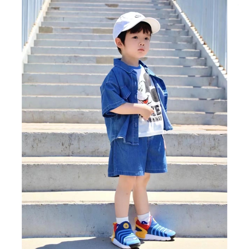 Giày Thể Thao Thoáng Khí Nhẹ Và Nhẹ Chủ Đề Sâu Bướm Mới Cho Trẻ Em