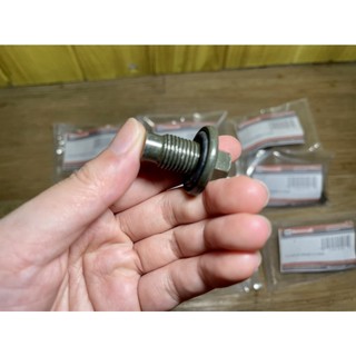 Ốc xả nhớt ford transit