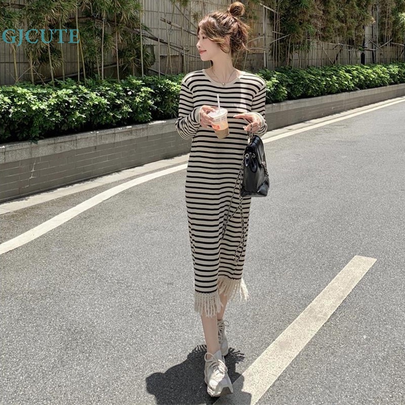 Đầm midi Dệt Kim Tay Dài Kẻ Sọc Phối Tua Rua Kiểu vintage Dễ Thương Cho Nữ