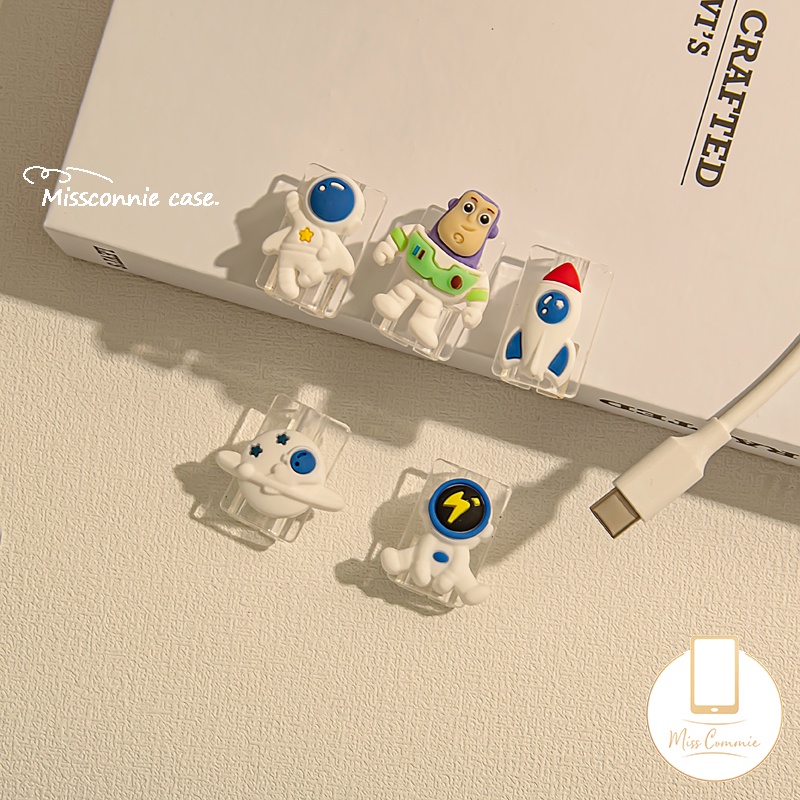 Bộ Phụ Kiện Bảo Vệ Dây Cáp Sạc Búp Bê 3d Hình Bánh donut / Trà Sữa / Hoa Đào / Phi Hành Gia / Phi Hành Gia / nasa / buzz lightyear / alien