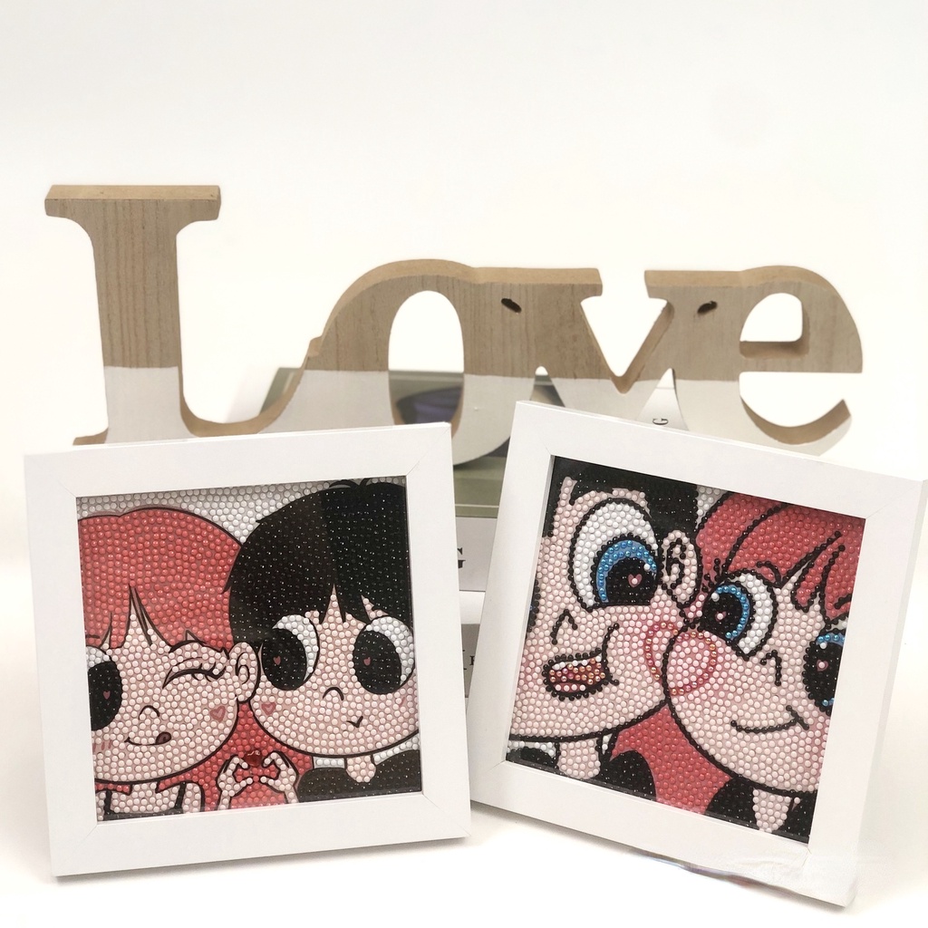 Bộ Tranh Đính Đá Tự Làm Toàn Diện Họa Tiết Công Chúa Và Bướm Có Khung Trang Trí