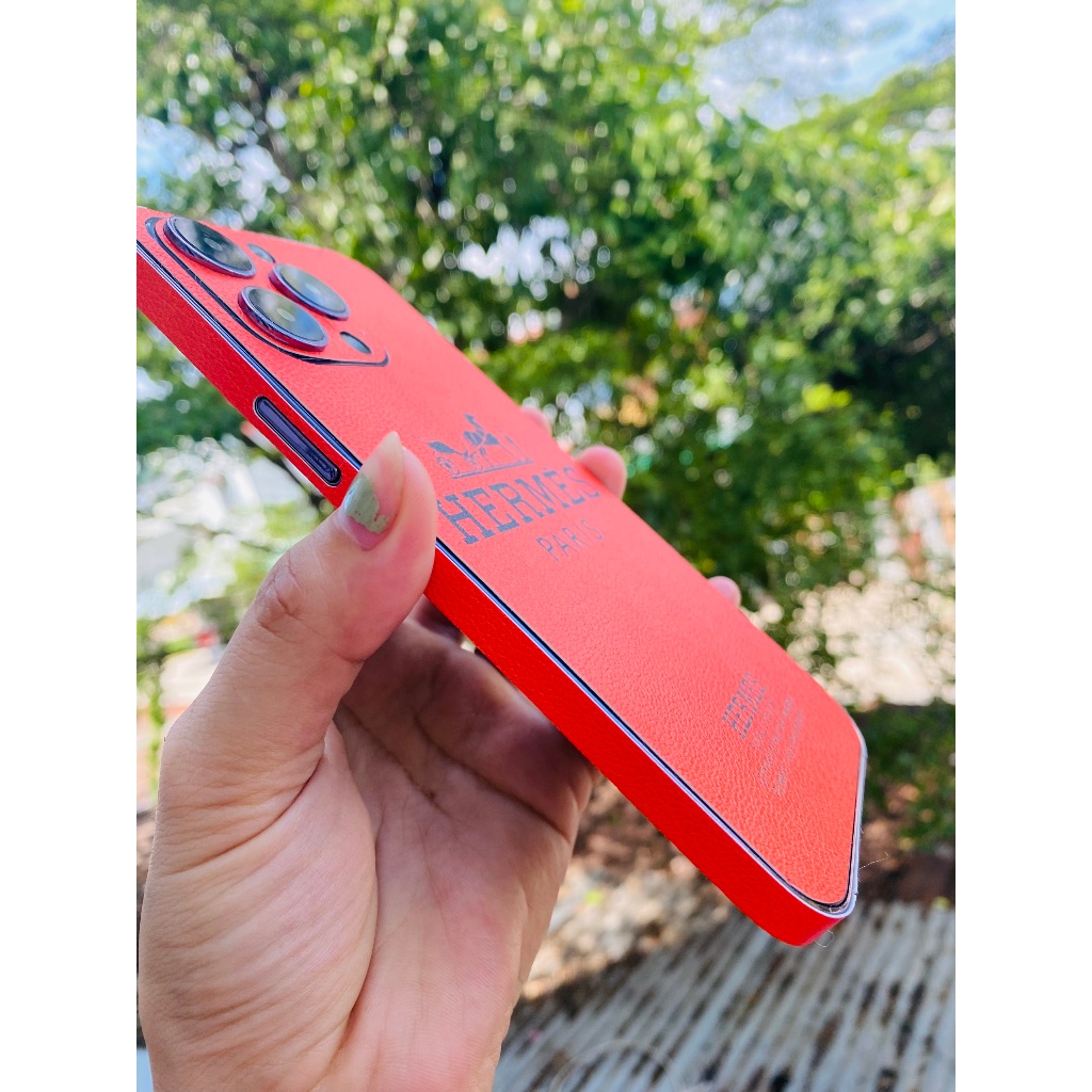 Skin da 3M hoạ tiết Hơ mẹc - Miếng dán điện thoại cho dòng iphone