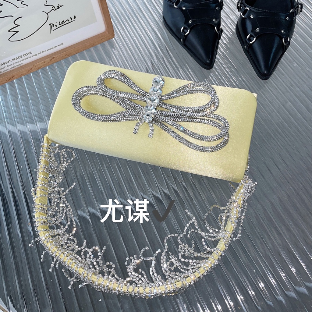 Túi Đeo Chéo Vải Lụa Dáng Vuông Nhỏ Đính Đá Lấp Lánh Phối Nơ Tua Rua Dễ Thương