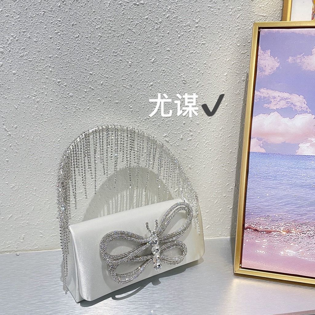 Túi Đeo Chéo Vải Lụa Dáng Vuông Nhỏ Đính Đá Lấp Lánh Phối Nơ Tua Rua Dễ Thương