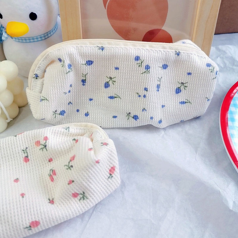 Bóp Viết In Hoa Nhỏ Xinh Dễ Thương