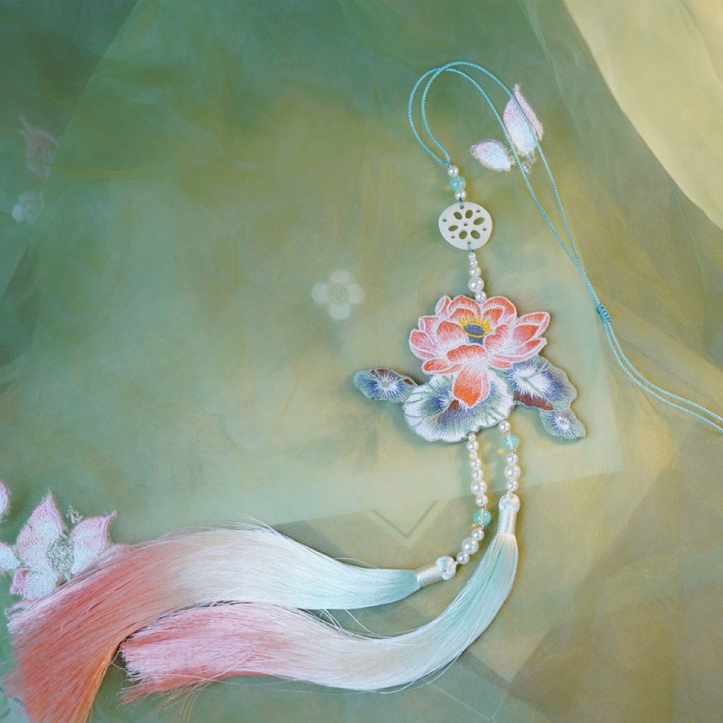 Phụ Kiện Trang Trí Thắt Lưng Thêu Hình Đám Mây / Hoa Sen 8.24